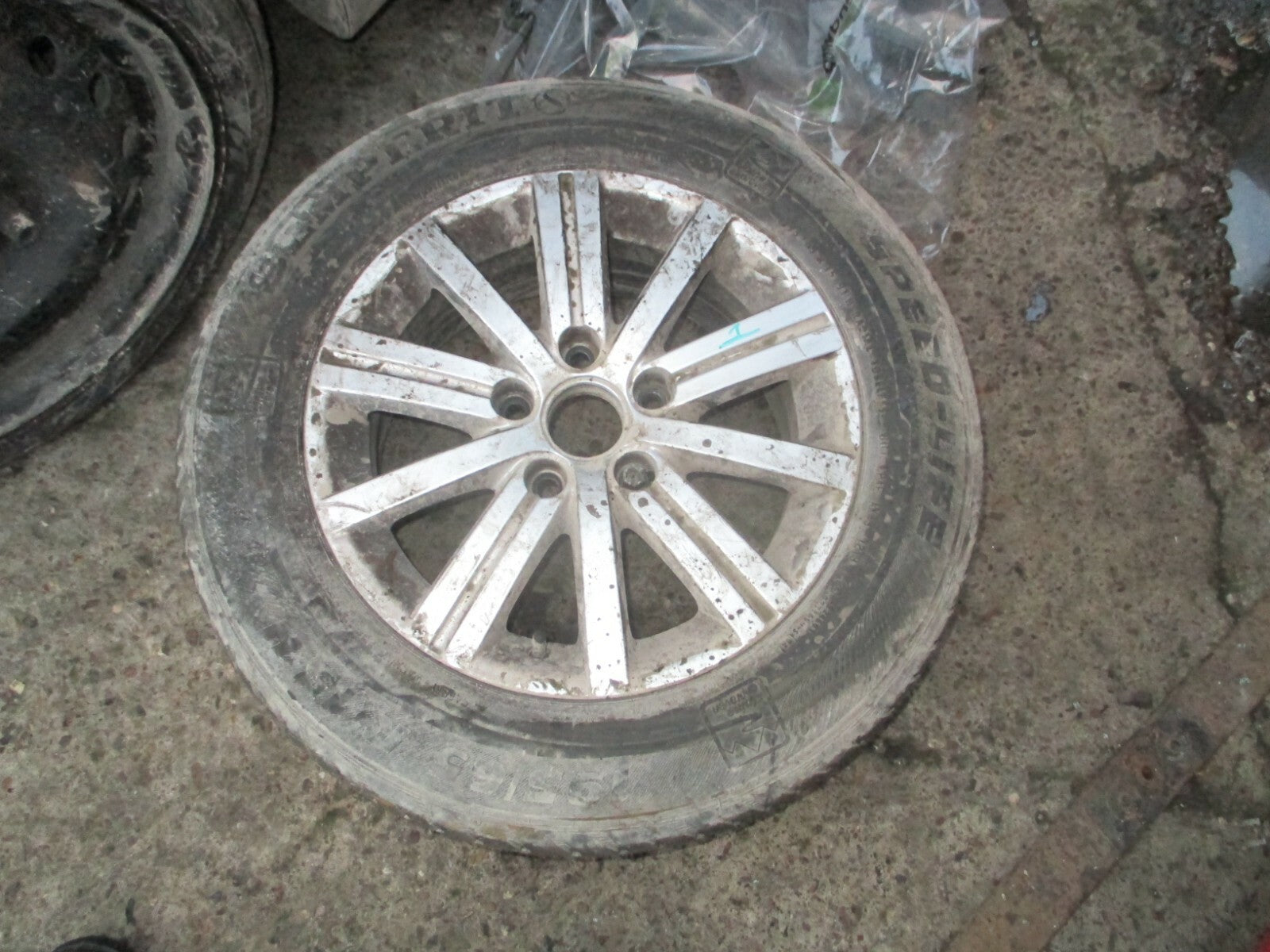 VW VOLKSWAGEN GOLF MK6 2011 15 INCH ALLOY WHEEL WITH TYRE 195/65R15 REF 1