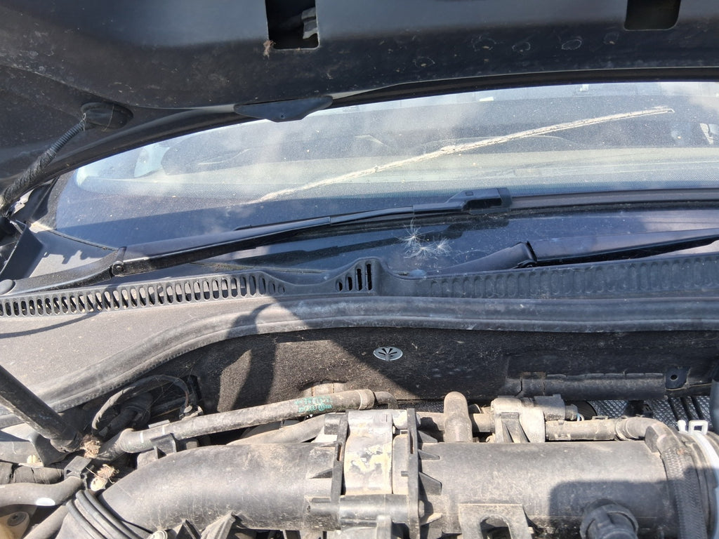 2012 VW VOLKSWAGEN GOLF MK6 FRONT WINDSCREEN WIPER MOTOR LINKAGES