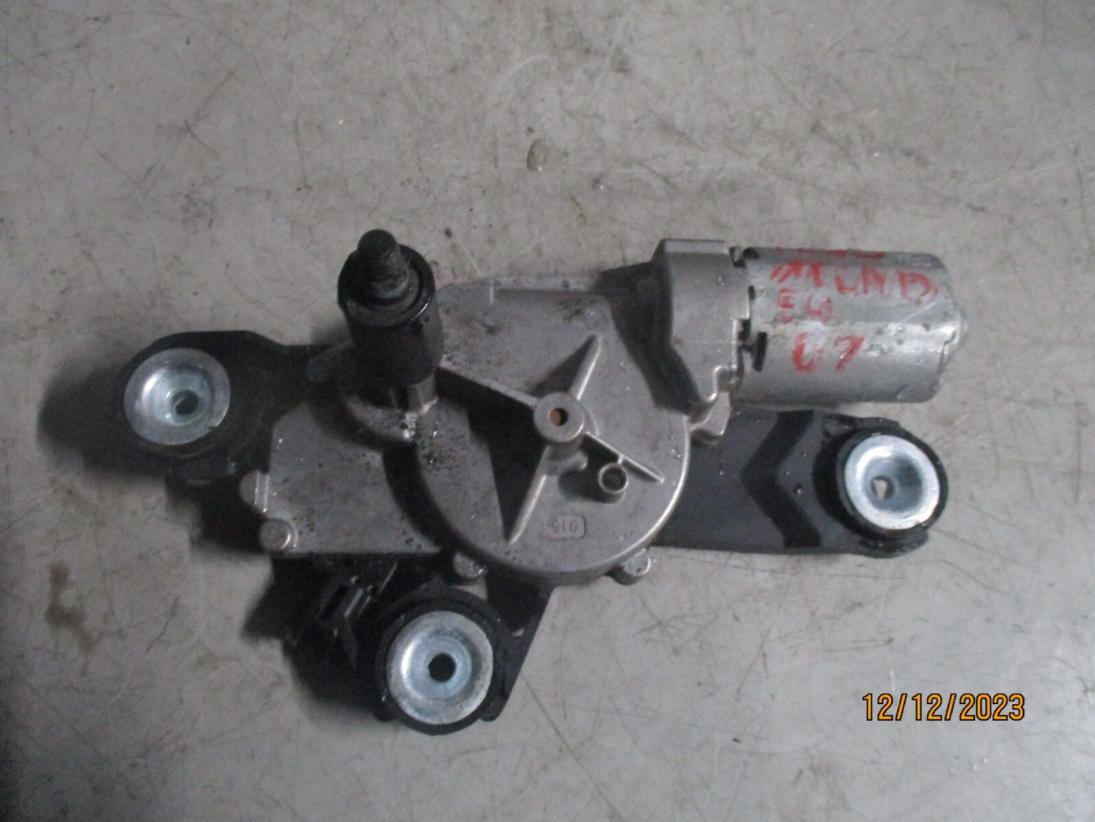 FORD MONDEO MK4 2010 REAR WINDSCREEN WIPER MOTOR 7S71A17K441AA