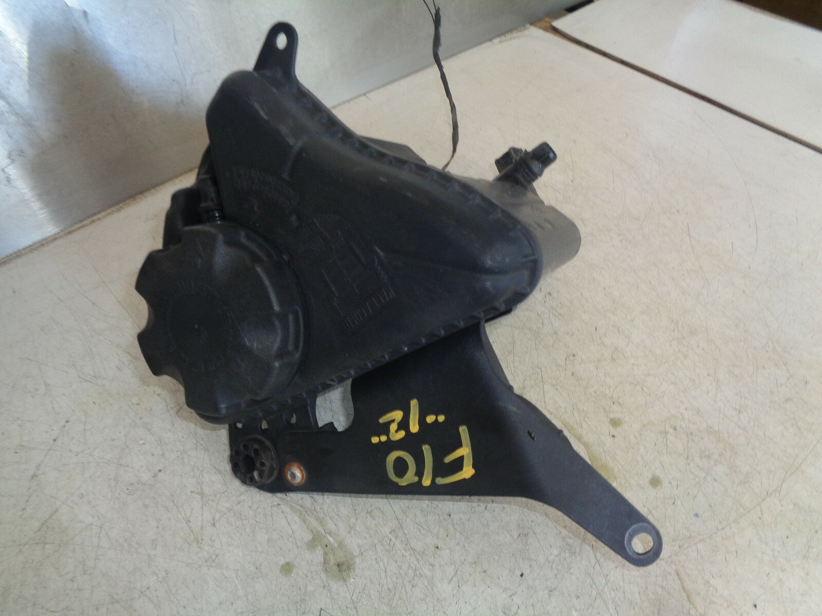 BMW 5 SERIES F10 2012 2.0 DIESEL COOLANT EXPANSION TANK 17137601