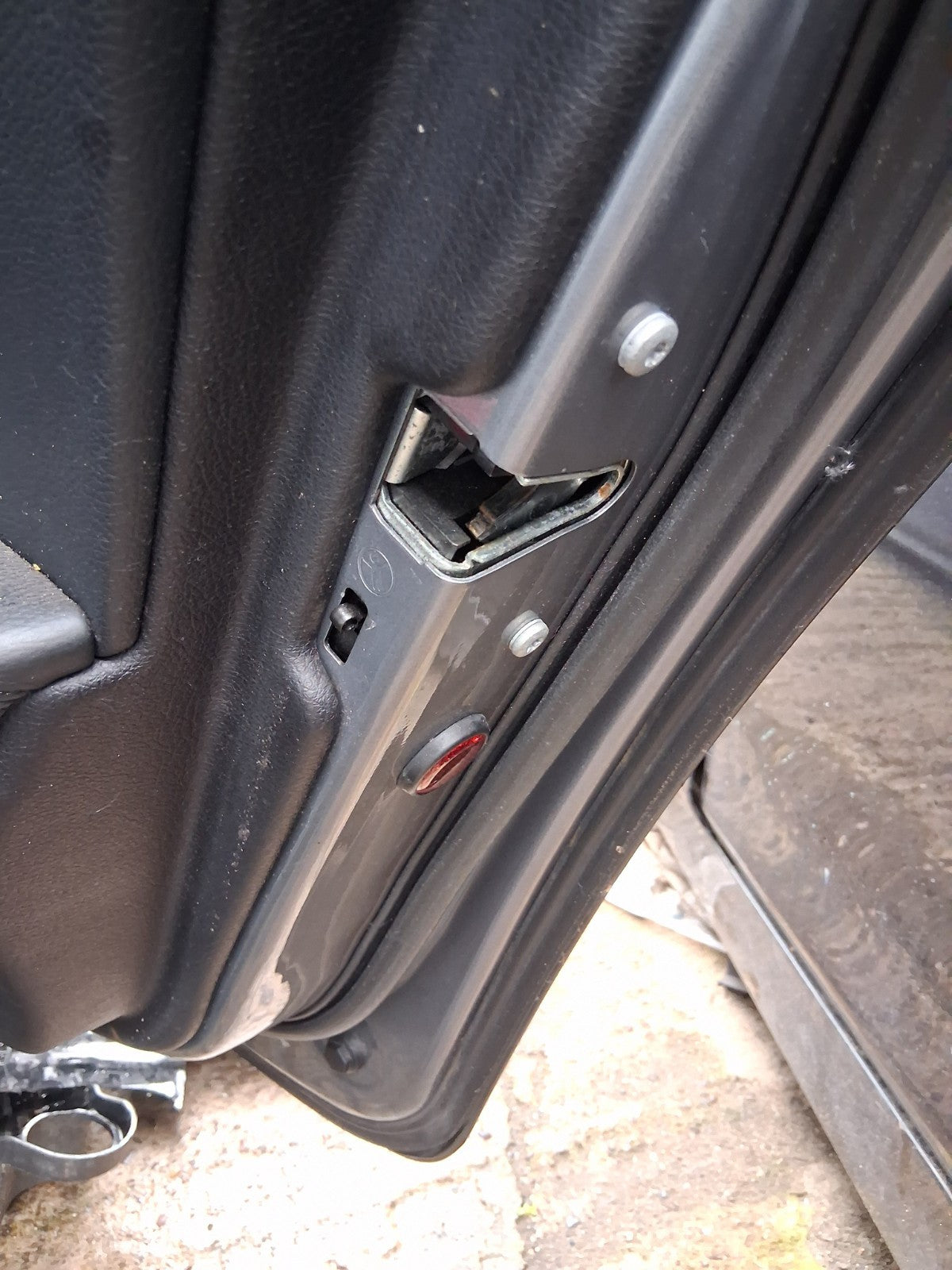 2010 BMW 5 SERIES F10 M SPORT OSR DRIVER SIDE REAR RIGHT DOOR LOCK MECHANISM