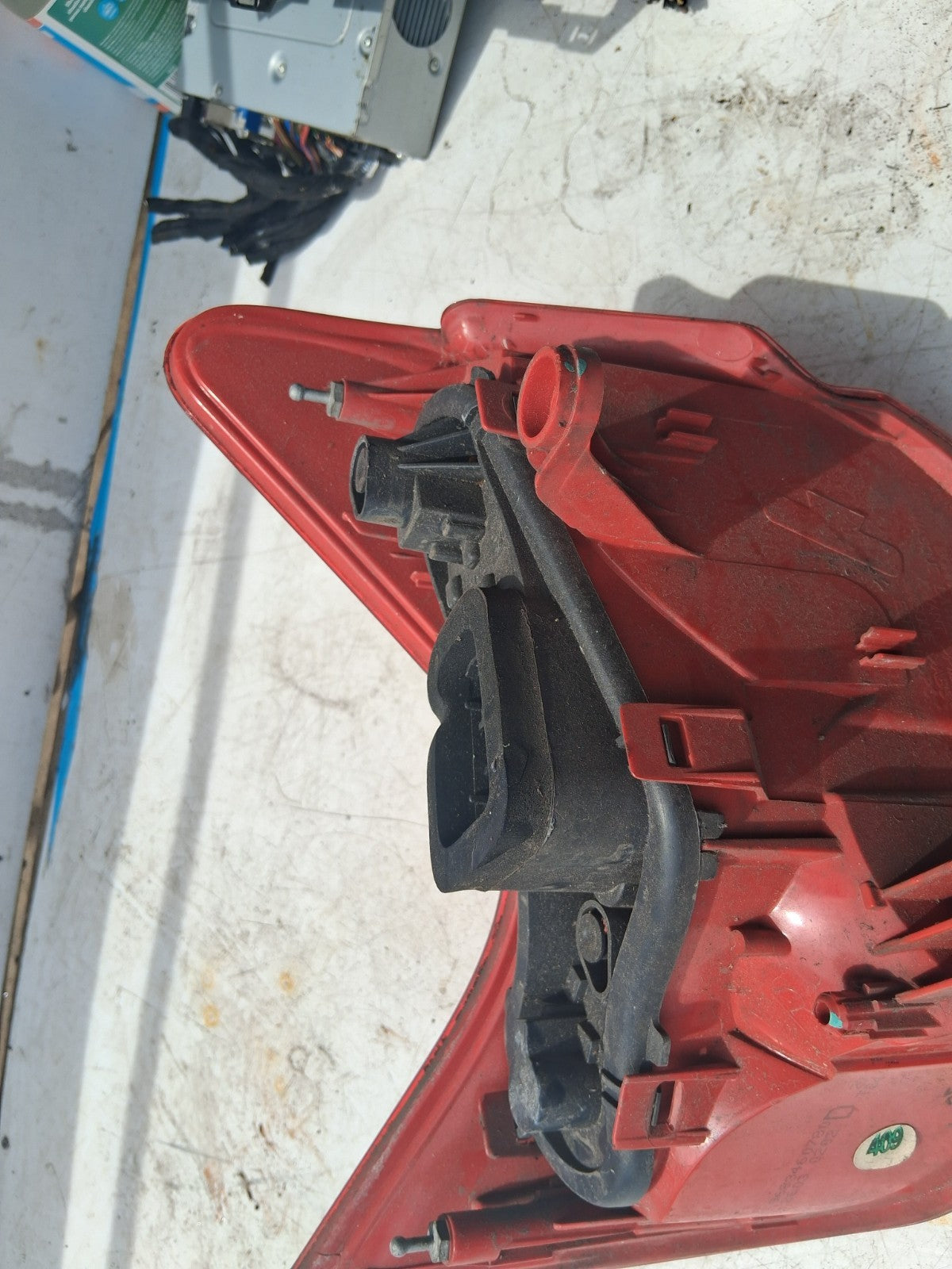 2012 PEUGEOT 3008 OSR DRIVER SIDE REAR OUTER TAIL LIGHT LAMP
