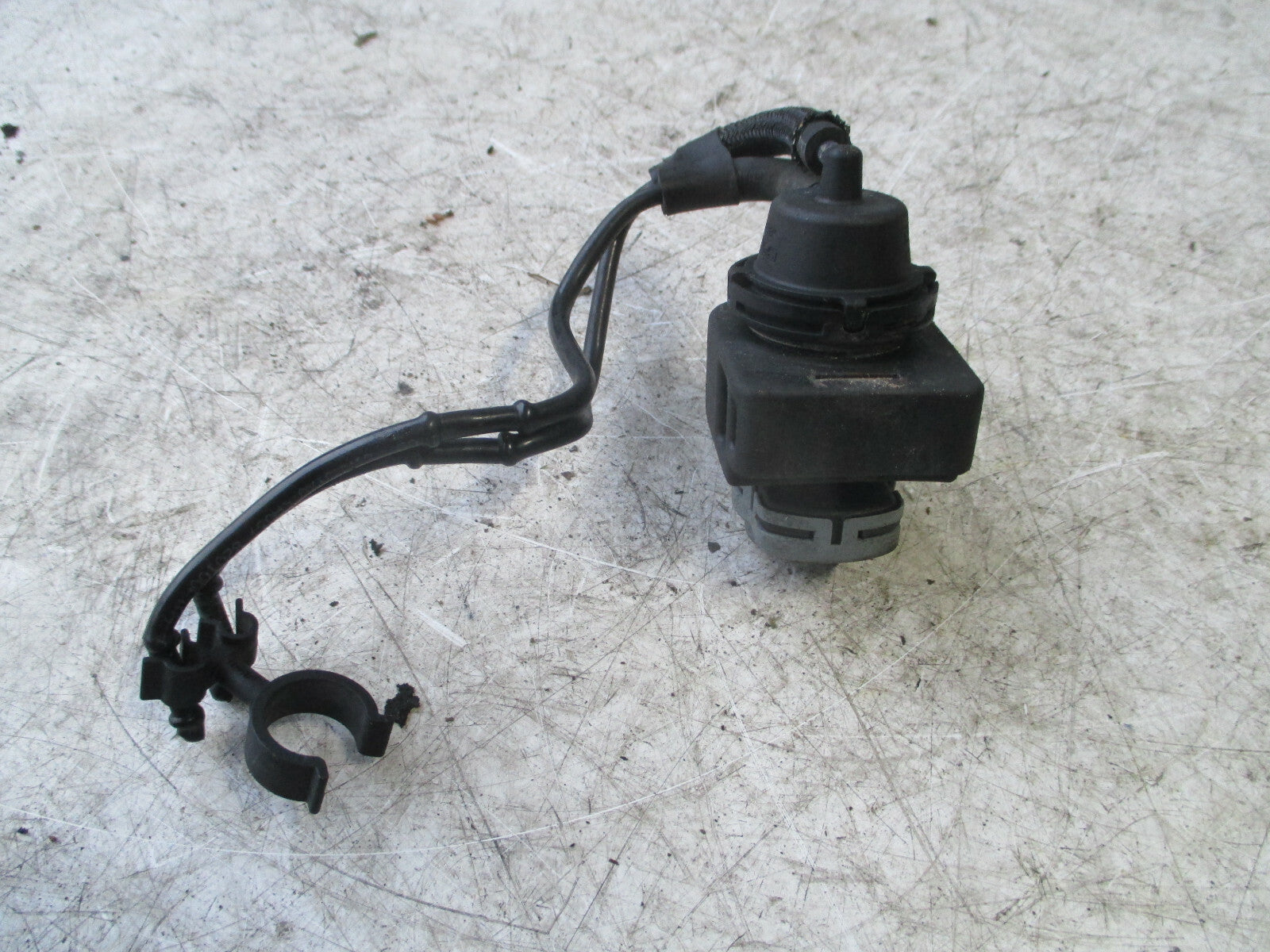 RENAULT SCENIC MK3 2012 2.0 DIESEL AIR INTAKE VACCUM SOLENOID VALAVE 8200575400