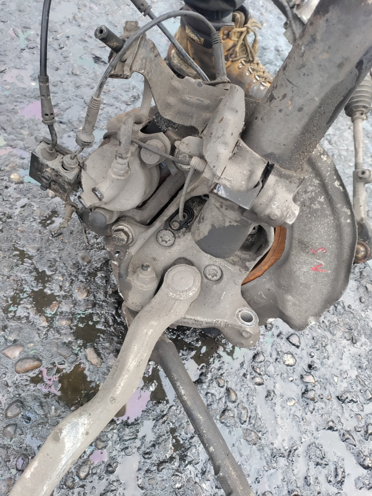 BMW 1 SERIES F20 2015 2.0 DIESEL NS PASSENGER SIDE WHEEL HUB SHOCK LEG ARM