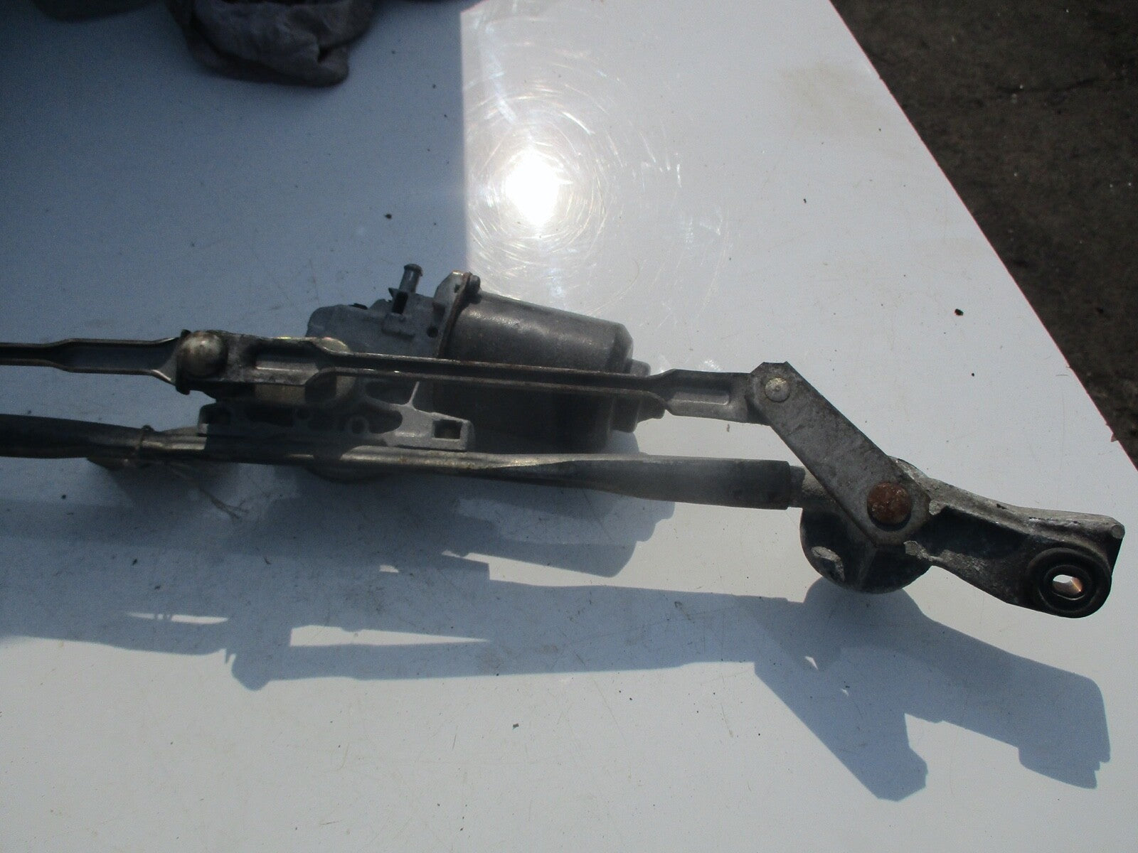 MAZDA RX8 2004 FRONT WIPER MOTOR AND LINKAGE 849200 8131