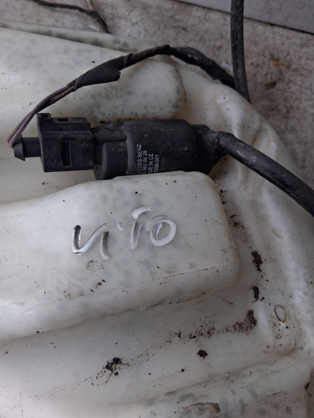 2007 MERCEDES BENZ VITO WINDSCREEN FLUID WASHER RESERVOIR A6398690320