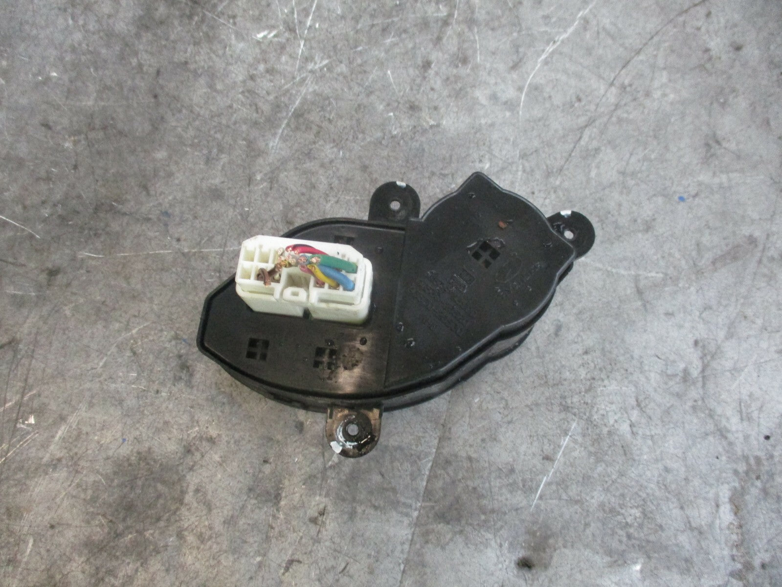 HYUNDAI SANTA FE MK1 WING MIRROR CONTROL SWITCH 93530 26500