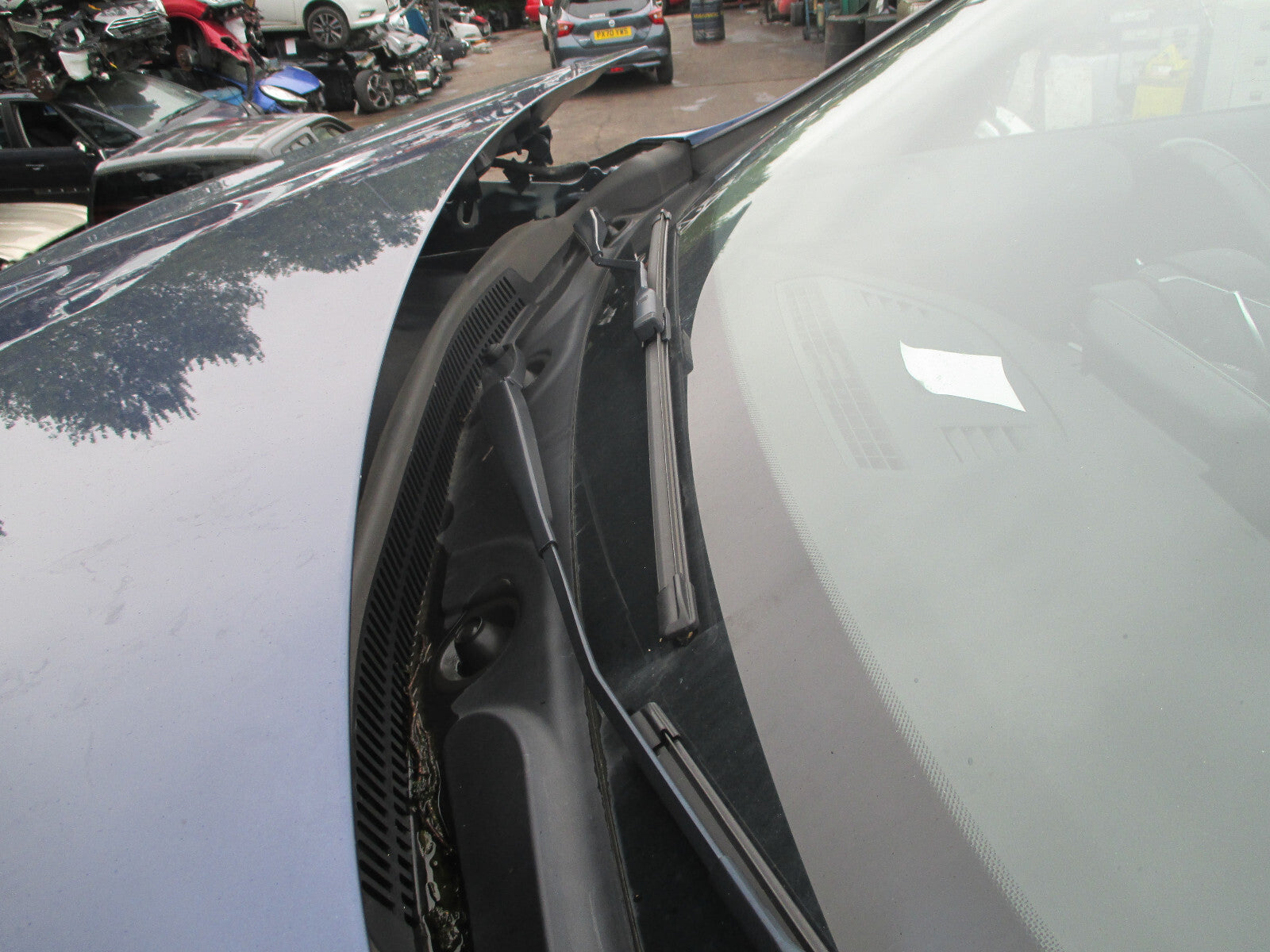 BMW X1 2018 F48 FRONT WINDSCREEN WIPER MOTOR LINKAGES