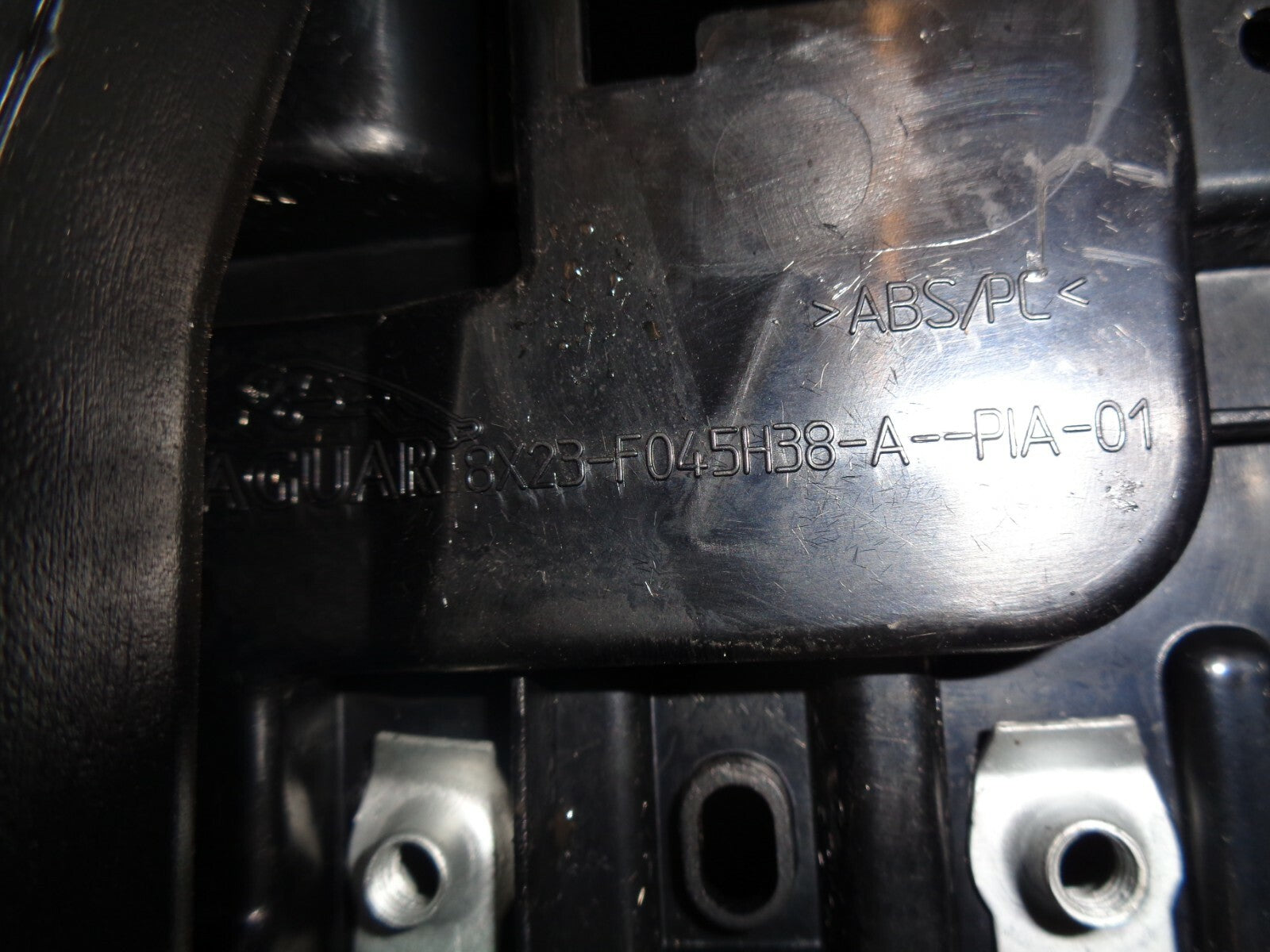 JAGUAR XF 3.0 D 2010 CENTRE CONSOLE ARMREST COMPARTMENT 8X23F045H38