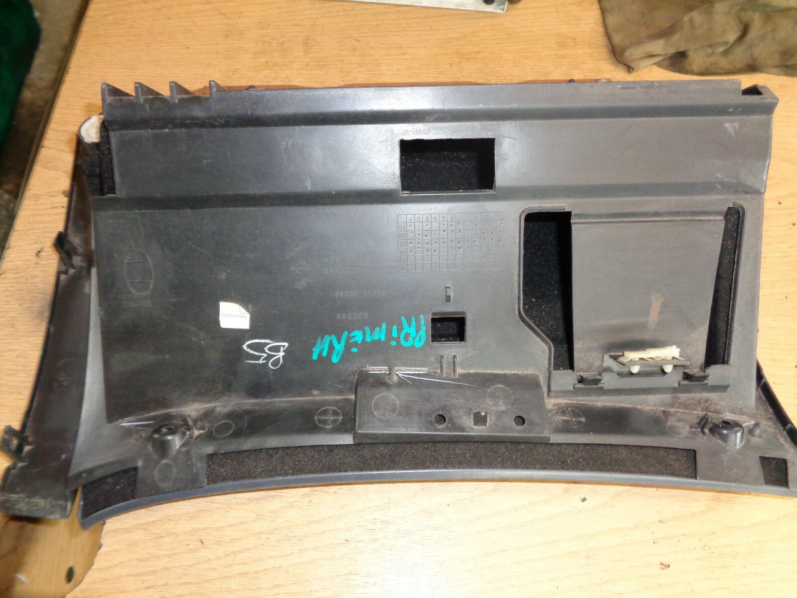 NISSAN PRIMERA 2004 GLOVE BOX STORAGE COMPARTMENT 68520AV700