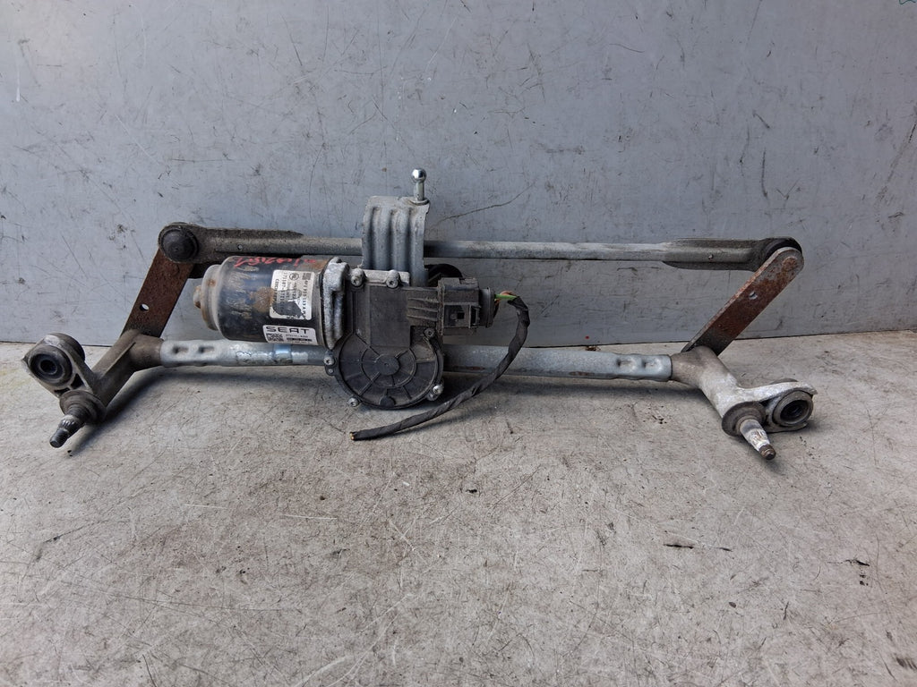 SEAT IBIZA MK5 2018 6F KJ WINDSCREEN WIPER MOTOR WITH LINKAGE 443122456017