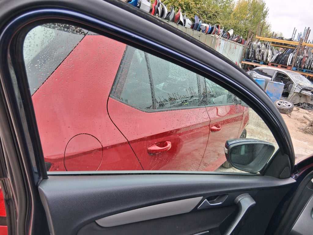 2014 VW VOLKSWAGEN PASSAT B7 SALOON NSF PASSENGER SIDE FRONT LEFT WINDOW GLASS