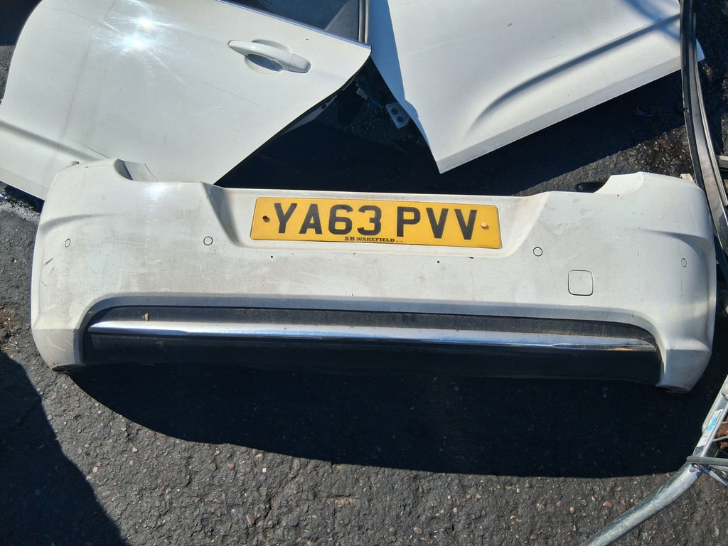 2013 CITROEN C4 MK2 COMPLETE REAR BUMPER WHITE
