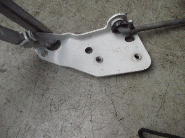 2021 MERCEDES SPRINTER BONNET HINGE A91088D3100