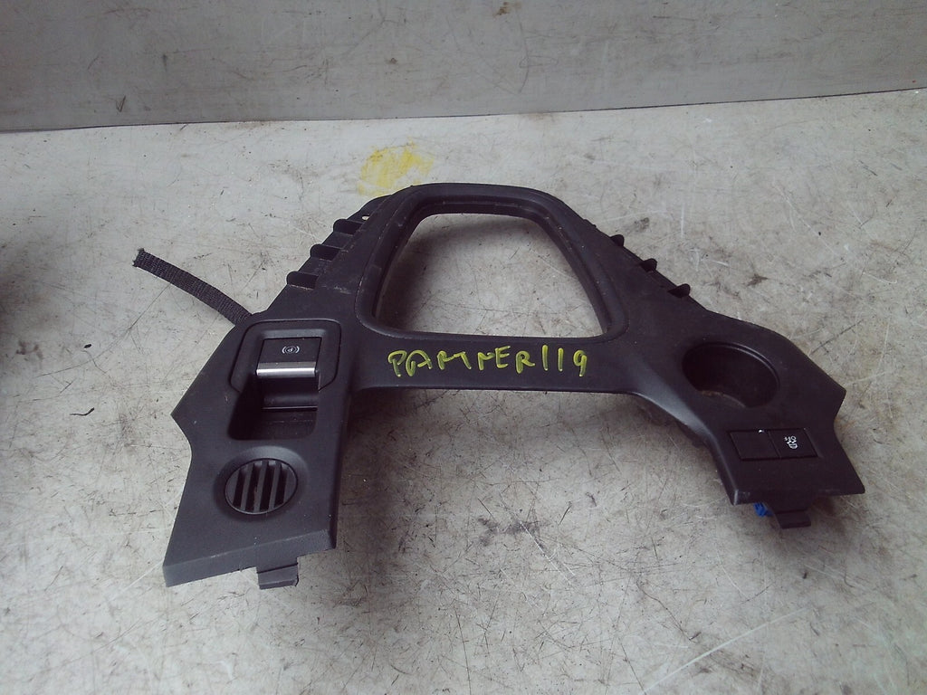 2019 PEUGEOT PARTNER GEAR SURROUND TRIM 9818376577