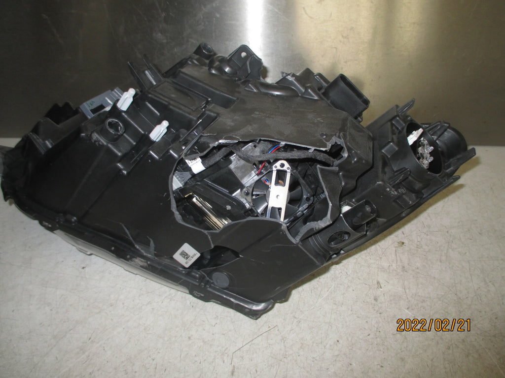 VOLVO XC40 2021 OSF DRIVER SIDE FRONT HEADLIGHT HEADLAMP 31655994 SPARES