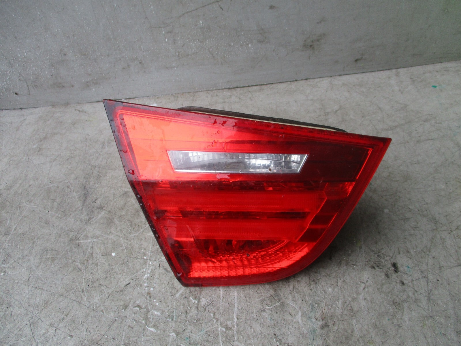 2011 BMW E90 NSR PASSENGER SIDE REAR TAIL LIGHT R10021840104