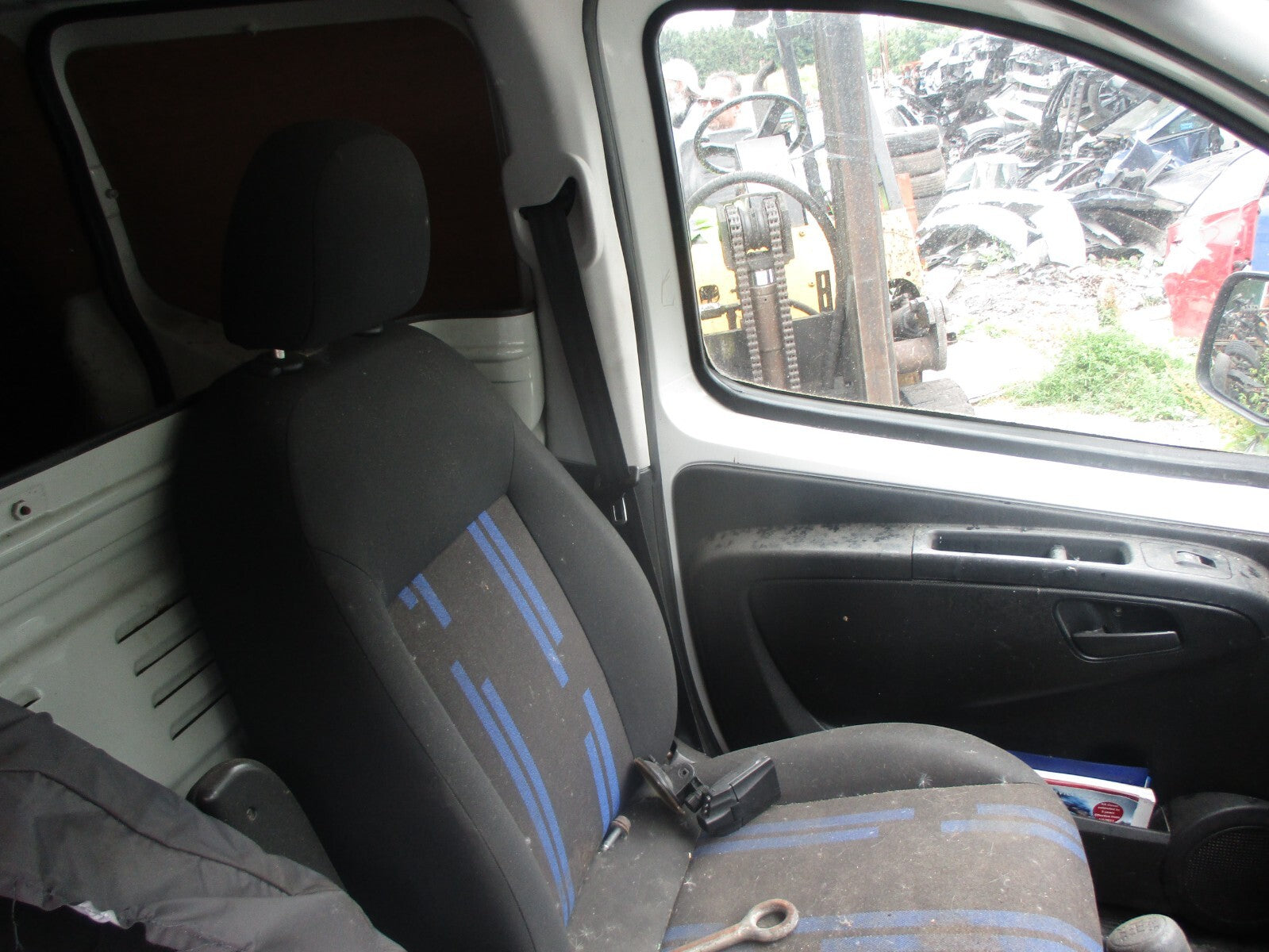 FIAT FIORINO BIPPER 2011 NS PASSENGER FRONT COMPLETE SEAT FABRIC BLUE STRIPS