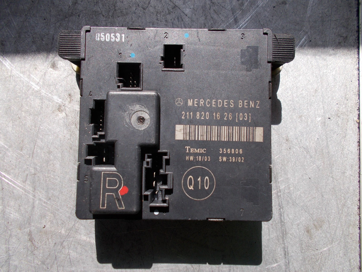 2008 MERCEDES E CLASS W211  DOOR CONTROL MODULE 2118201626