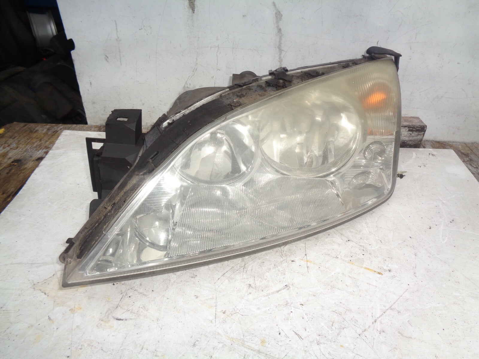 FORD MONDEO MK3 2001 NSF PASSENGER SIDE HEADLIGHT HEADLAMP 1s7113006bj