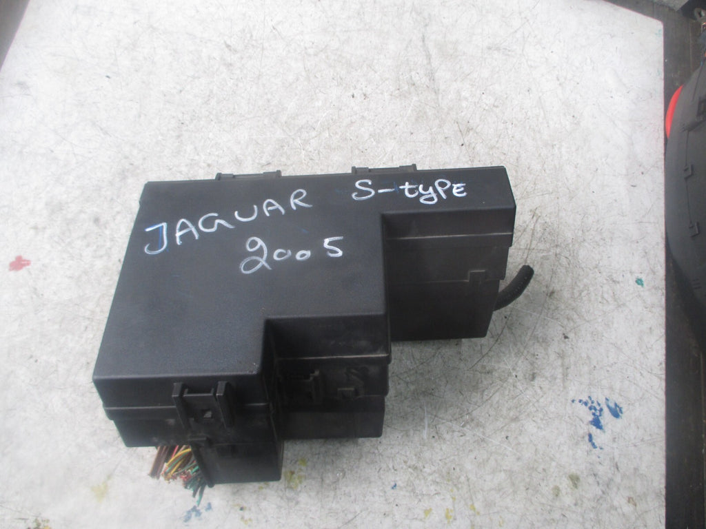 2005 JAGUAR S TYPE UNDER BONNET FUSE BOX 2R8T14A003EC