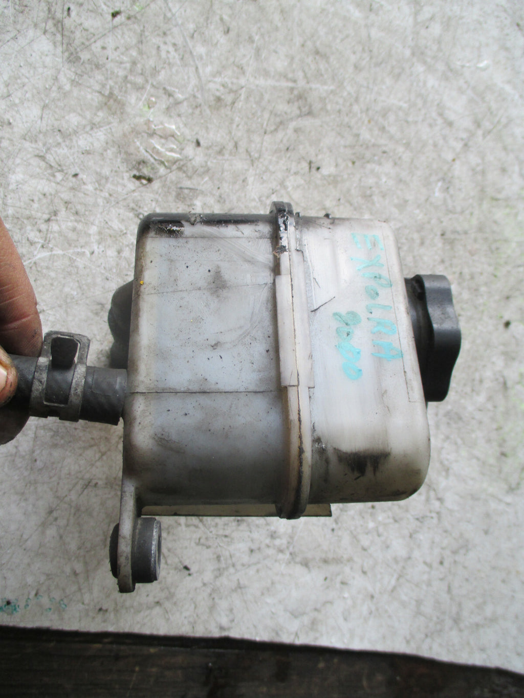 FORD EXPLORER 2000 4.0 PETROL POWER STEERING FLUID TANK RESERVOIR F77A3R700BB