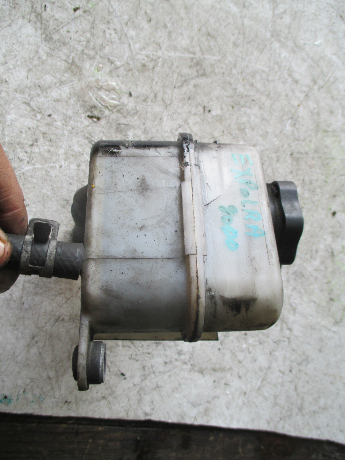 FORD EXPLORER 2000 4.0 PETROL POWER STEERING FLUID TANK RESERVOIR F77A3R700BB