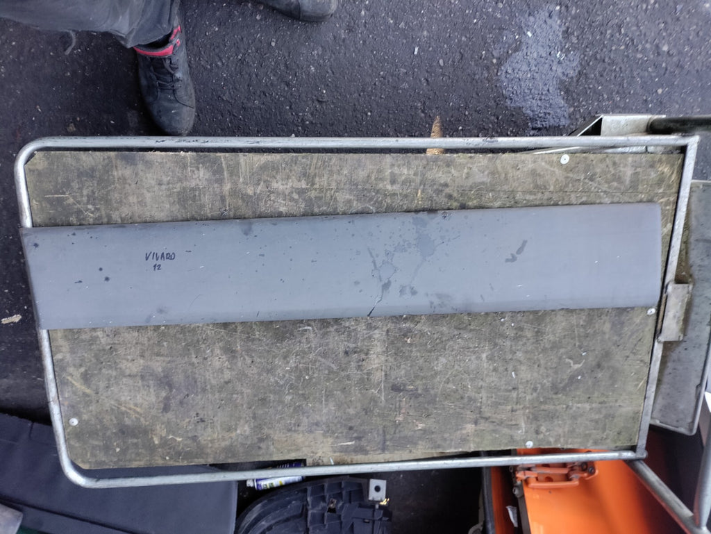 2012 VAUXHALL VIVARO MK1 OS DRIVER SIDE MOULDING 8200036089