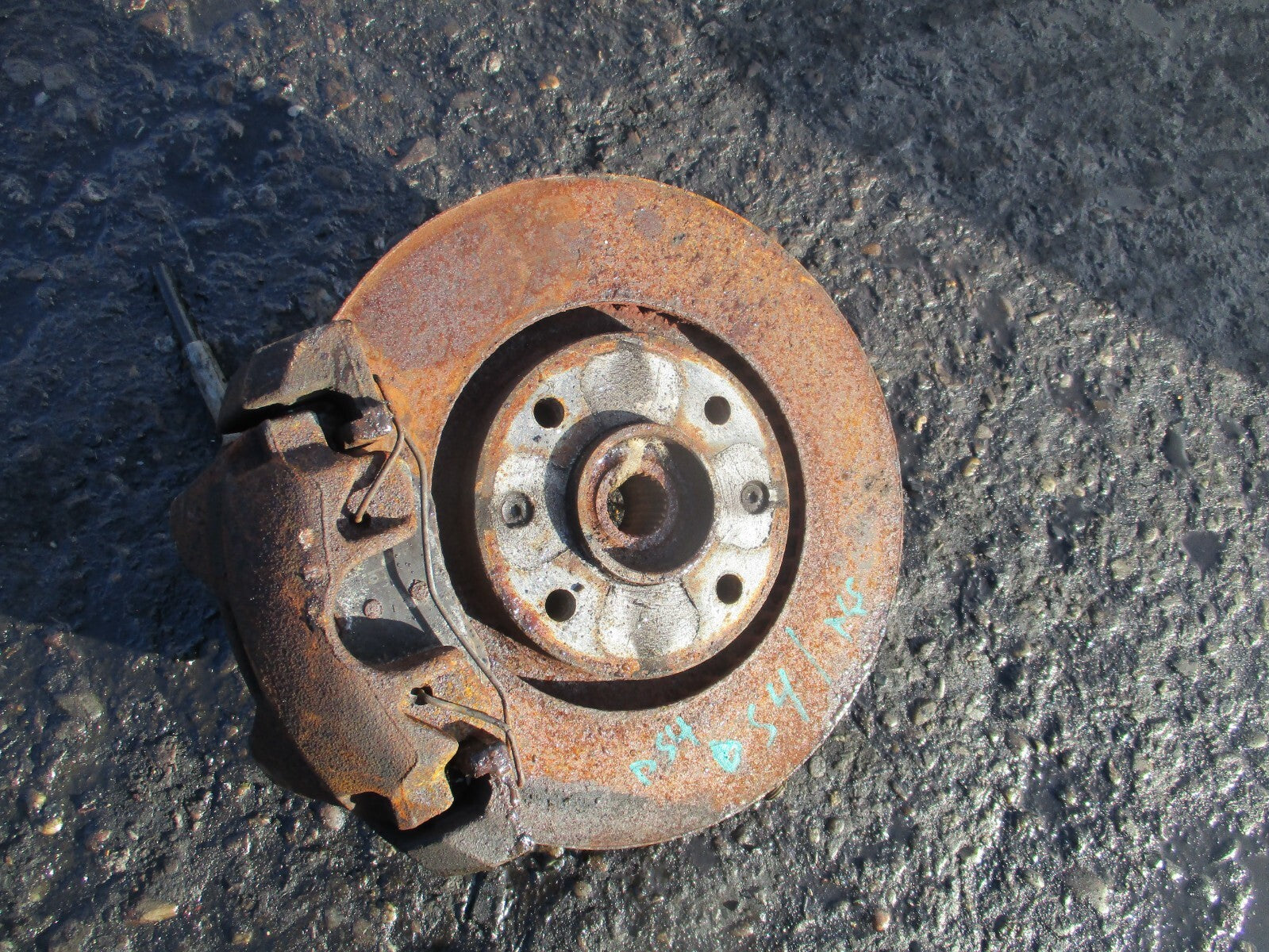 2016 CITROEN DS4 1.6 DIESEL NS PASEENGER SIDE FRONT WHEEL BEARING HUB