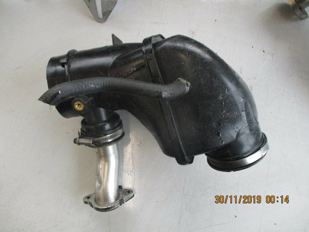 MERCEDES GLA X156 2014 2.1 CDI DIESEL PURE AIR CHAMBER HOSE PIPE A6510900409