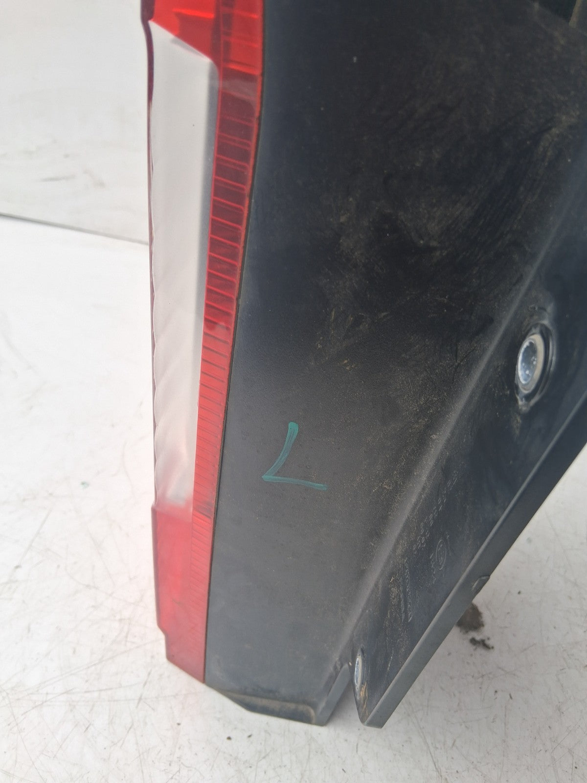 2016 FIAT FIORINO NSR NEAR LEFT PASSENGER SIDE REAR TAIL LIGHT 01391433080E