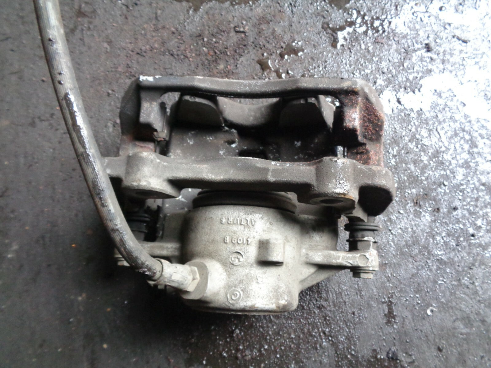 MERCEDES C220 CDI W204 2013 NSF PASSENGER SIDE FRONT BRAKE CALIPER UNIT 4109B