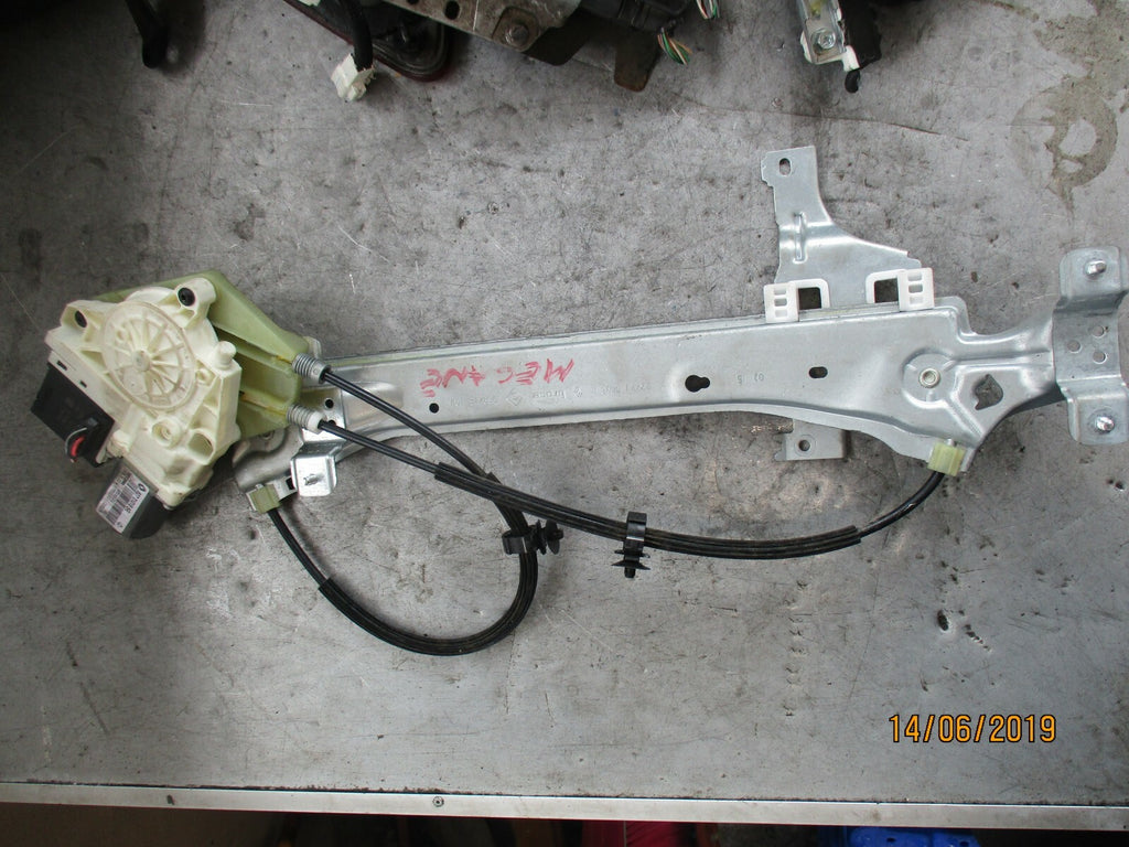 RENAULT MEGANE MK3 NSR PASSENGER SIDE REAR WINDOW MOTOR 827310185R