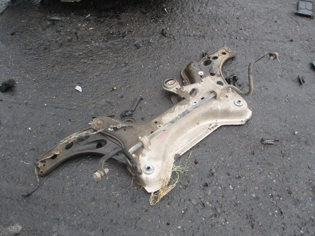 VAUXHALL VIVARO 2013 2.0 DIESEL FRONT SUBFRAME CRADLE WISHBONE