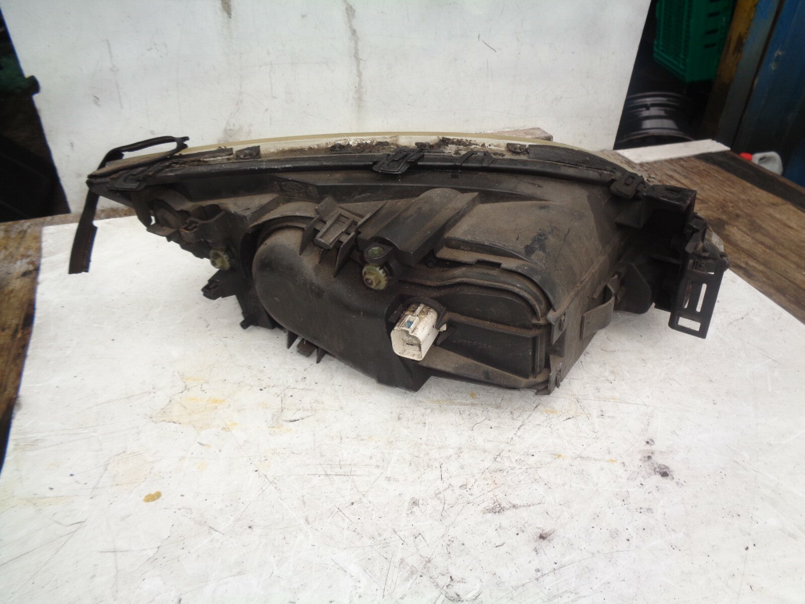 FORD MONDEO MK3 2001 NSF PASSENGER SIDE HEADLIGHT HEADLAMP 1s7113006bj