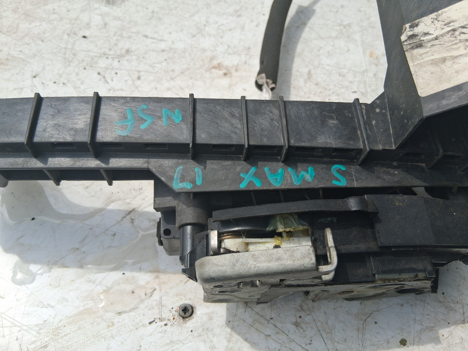 2018 FORD S MAX MK2 NSF PASSENGER SIDE FRONT DOOR LOCK MECHANISM EM2AU21813DD