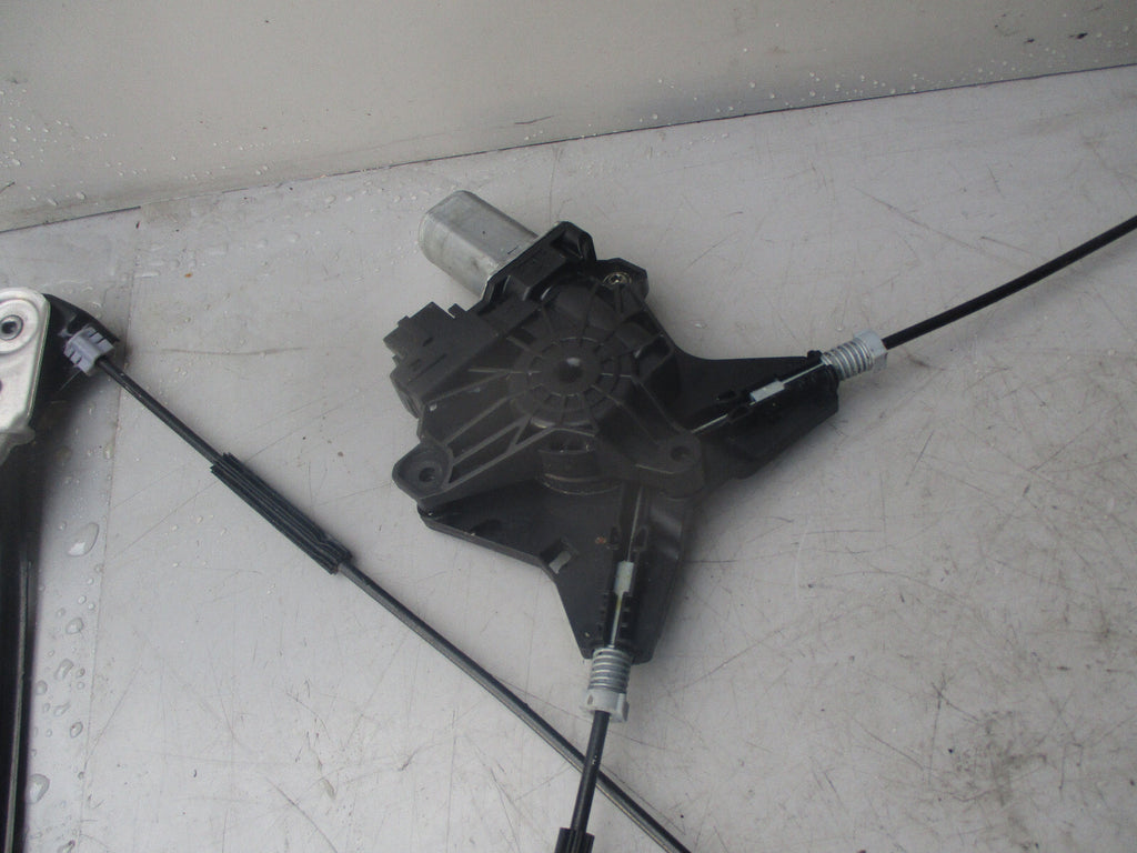 MERCEDES A CLASS W176 OSF DRIVER SIDE FRONT WINDOW REGULATOR & MOTOR A2469063200