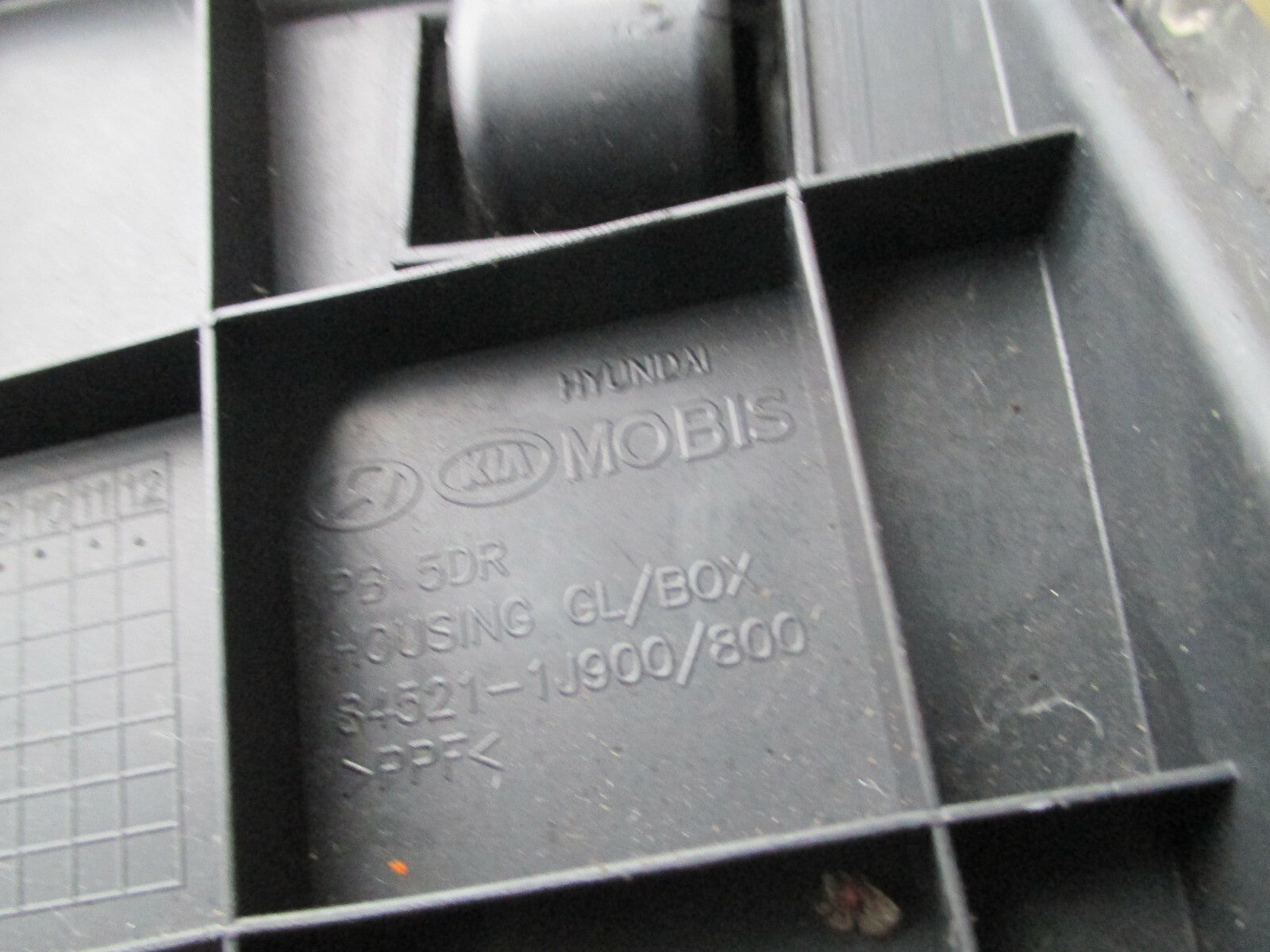 HYUNDAI I20 MK1 NS PASSENGER SIDE STORAGE COMPARTMENT GLOVE BOX 845211J900