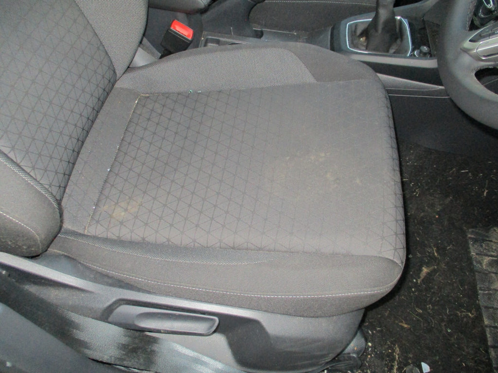 2023 VW VOLKSWAGEN T CROSS OSF DRIVER SIDE FRONT COMPLETE SEAT FABRIC