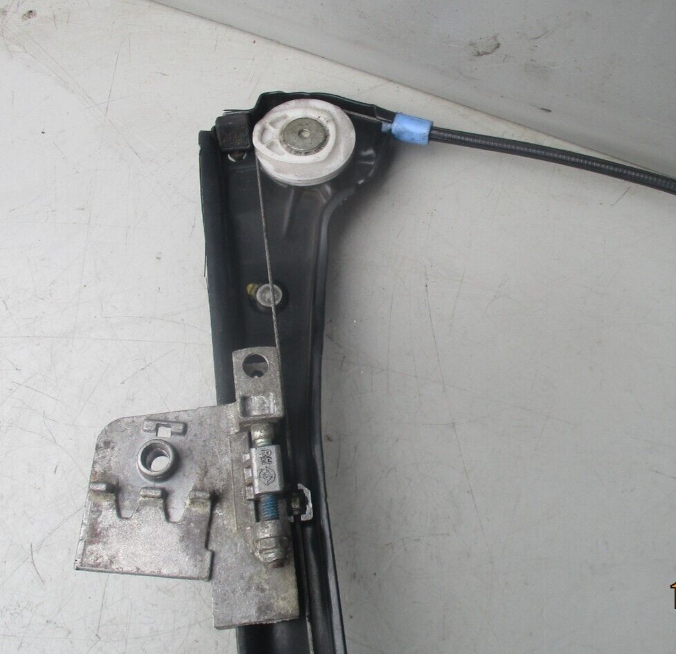 BMW E46 COUPE 3 SERIES NSF PASSENGER FRONT WINDOW MOTOR REGULATOR 676283620630