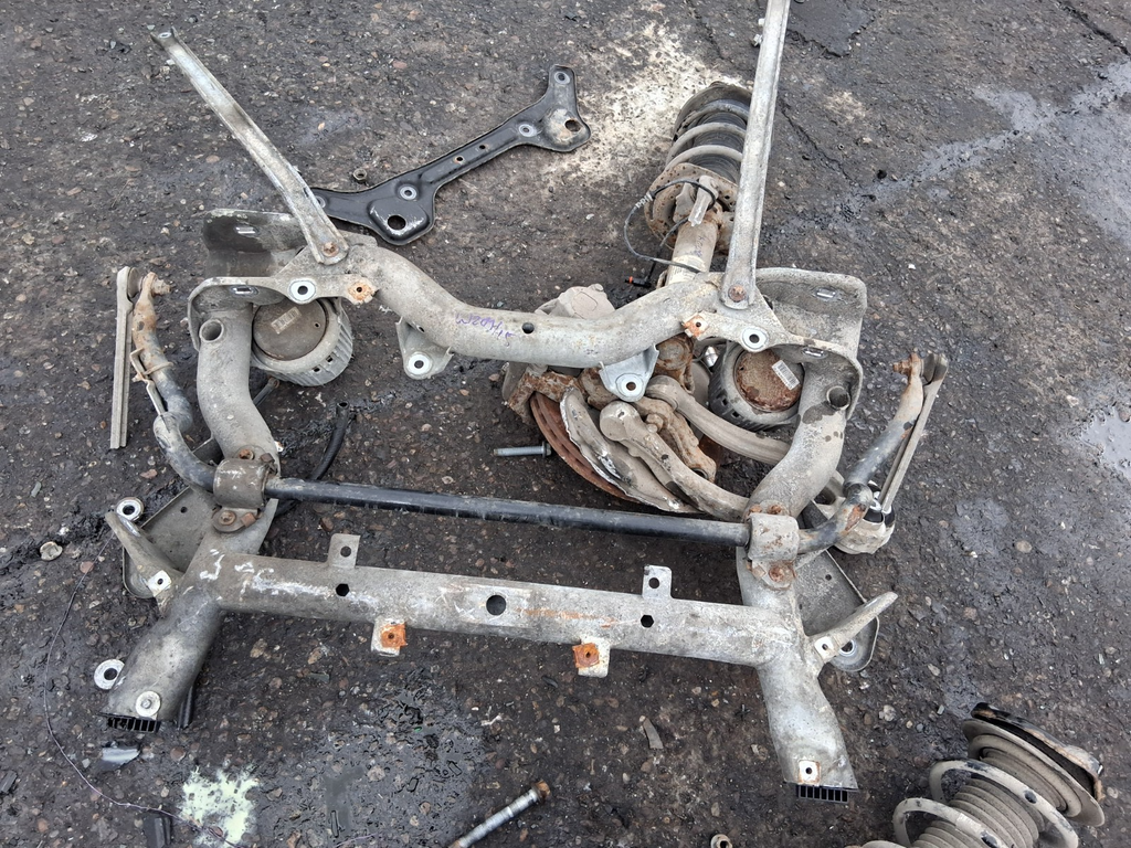 2015 MERCEDES C CLASS W204 FRONT SUBFRAME SUB FRAME