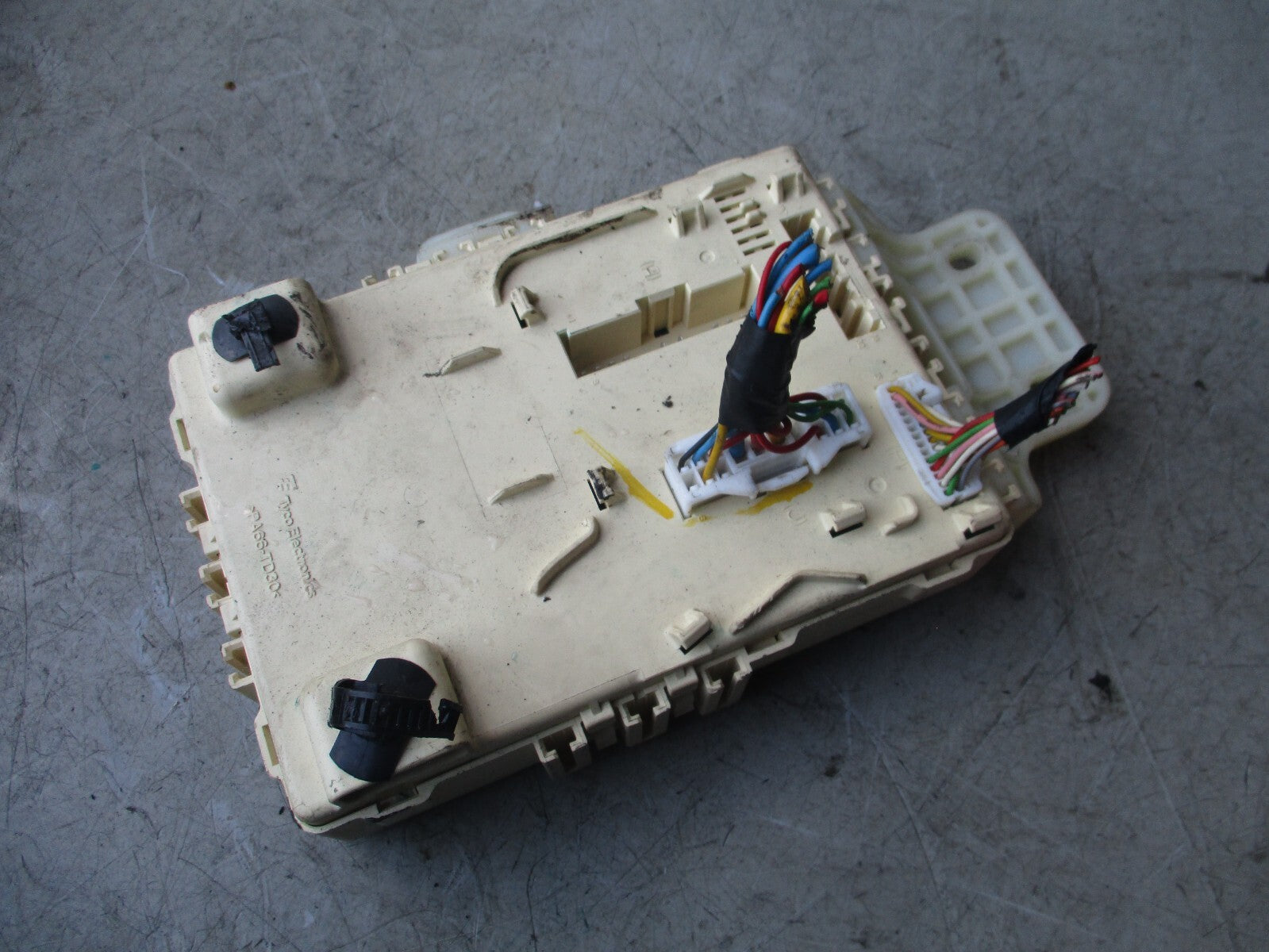 2015 HYUNDAI IX35 MK1 DIESEL FUSE RELAY BOX 919502S511
