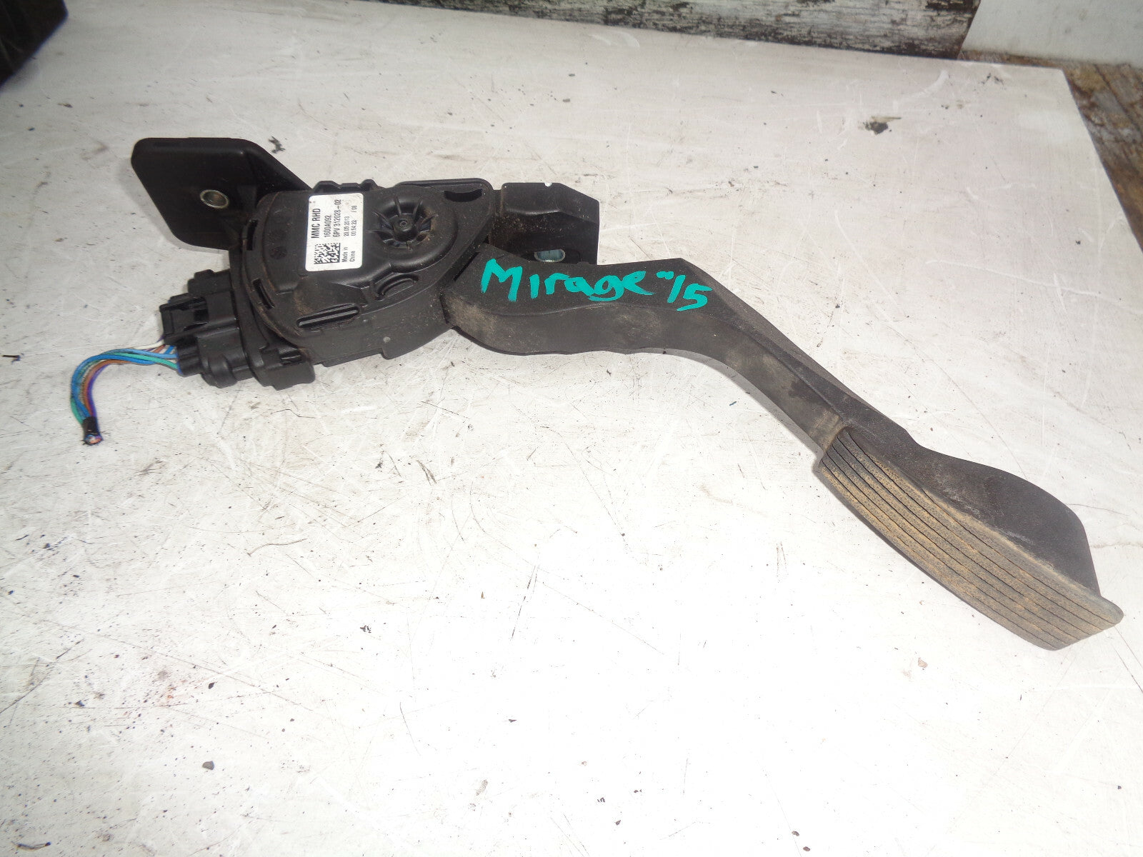 MITSUBISHI MIRAGE 2 MK6 2015 1.2 PETROL ACCELERATOR THROTTLE PEDAL 1600A092