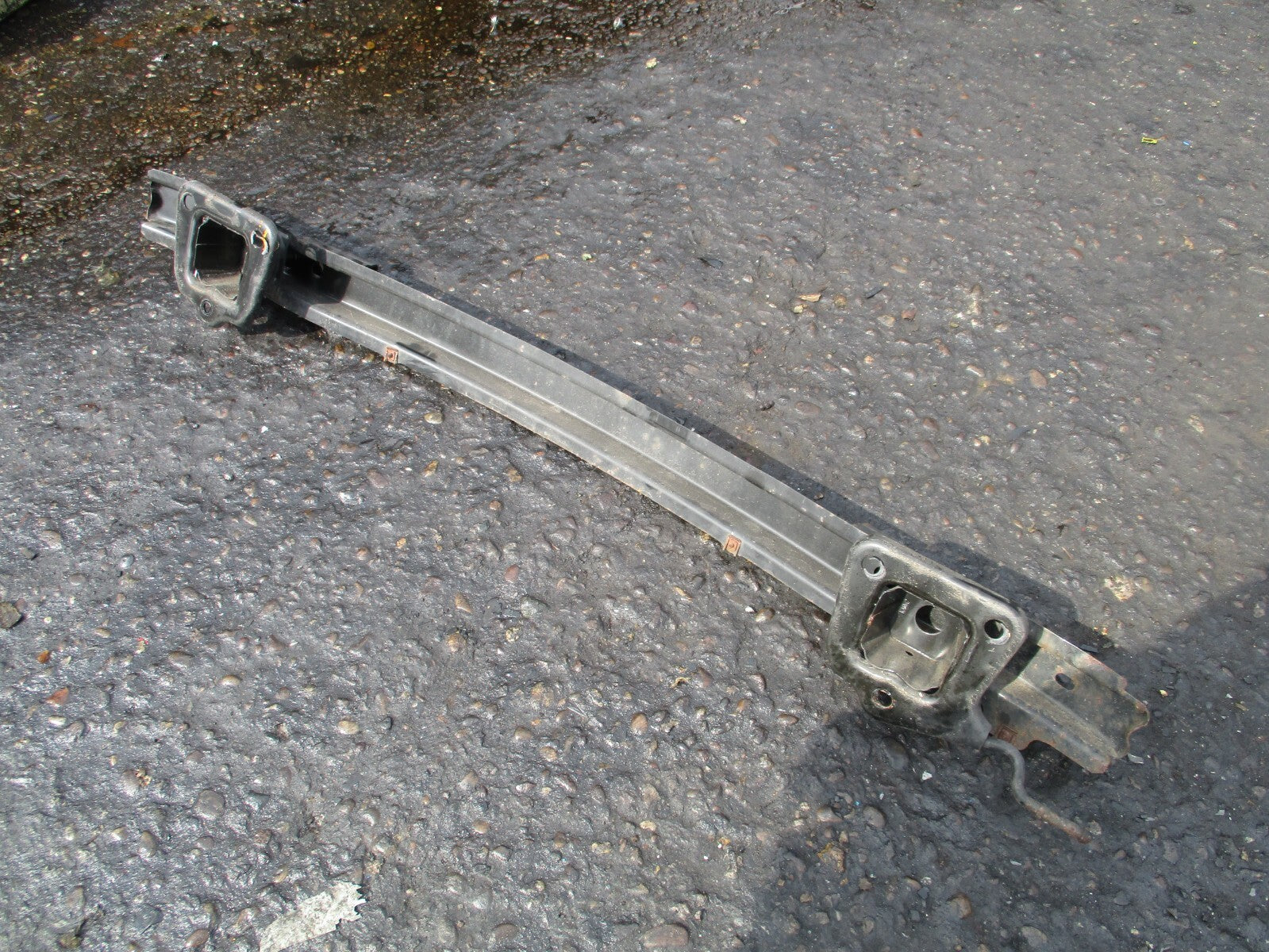 BMW 1 SERIES E87 2007 REAR BUMPER REINFORCEMENT CRASH BAR 7058465