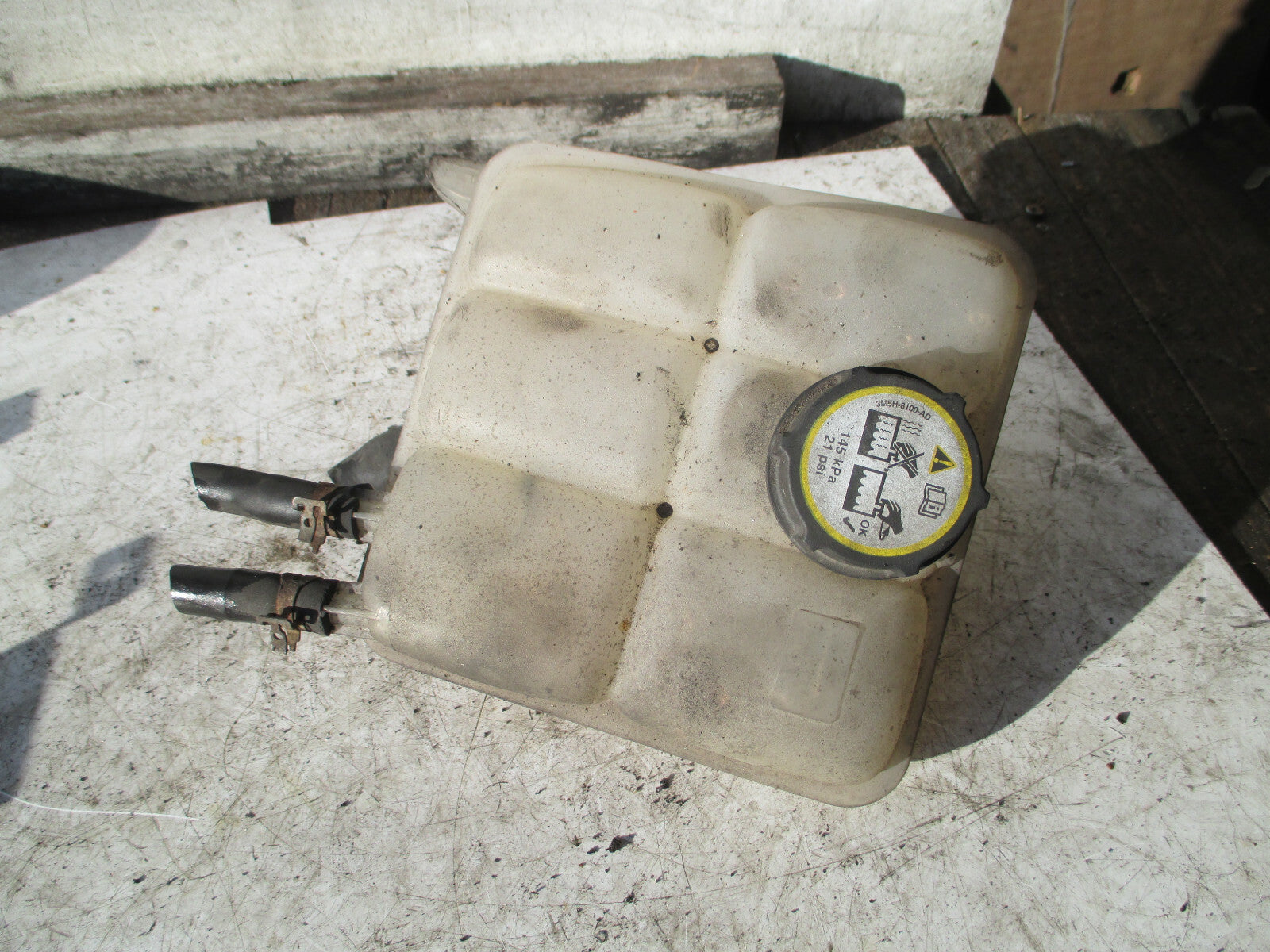 FORD C MAX 2006 1.6 PETROL COOLANT EXPANSION TANK 3M5H8K218AU