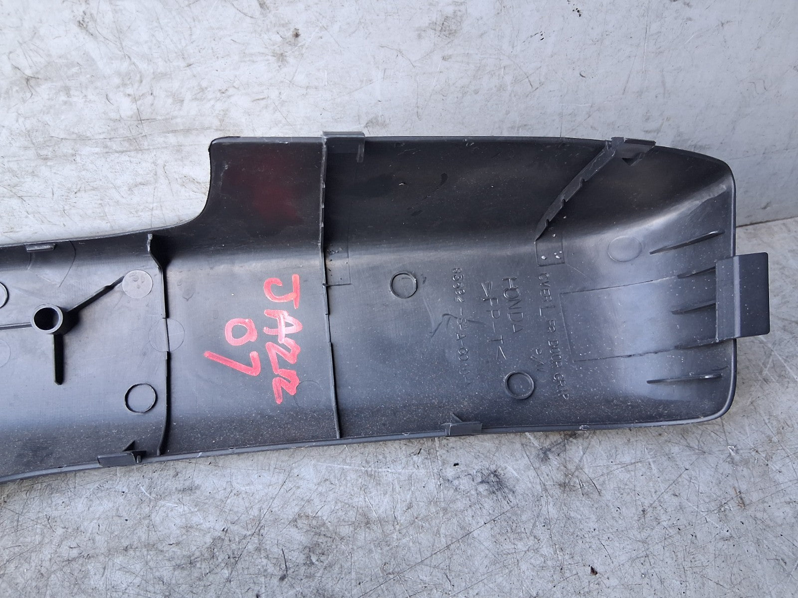 2007 HONDA JAZZ MK2 NSF PASSENGER FRONT DOOR GRAB PULL TRIM 83592SAAG010