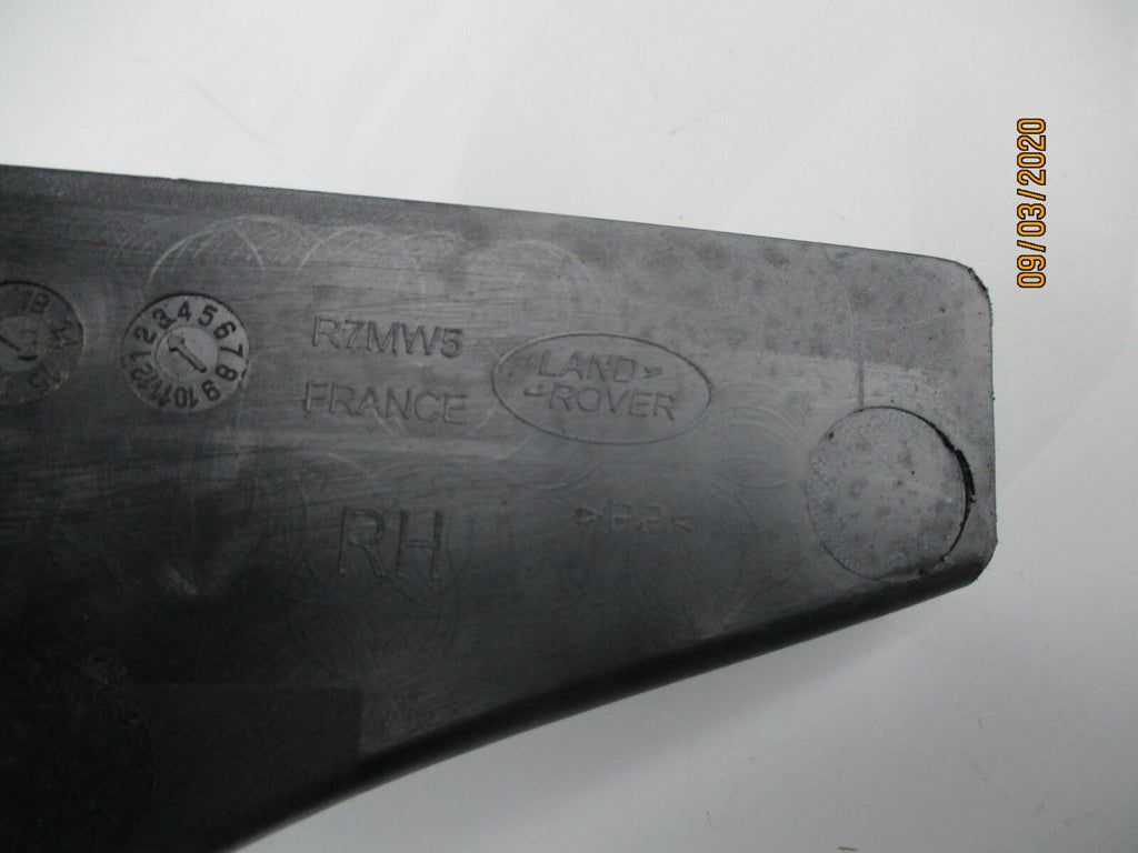 LAND ROVER DISCOVERY 2017 OS DRIVER SIDE C PILLAR TRIM COVER A073159 FK72-13245