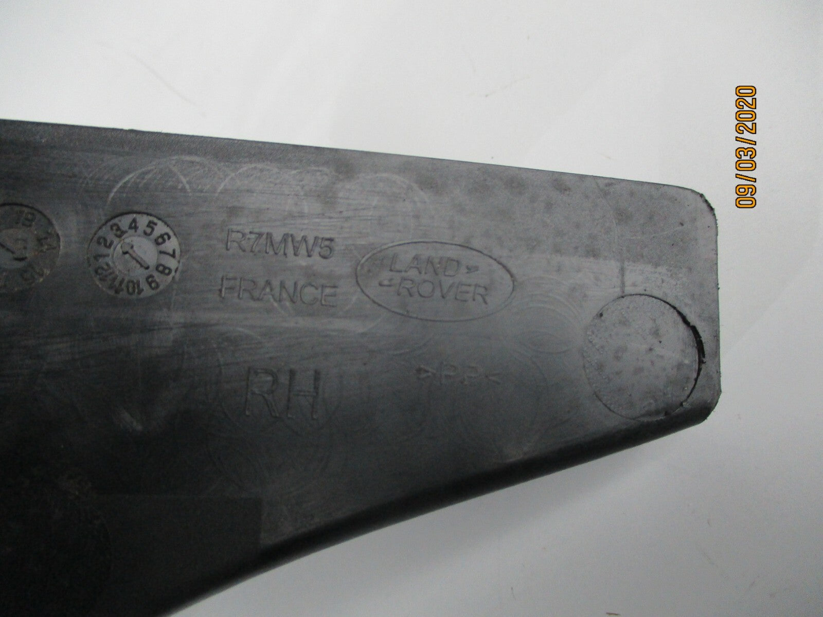 LAND ROVER DISCOVERY 2017 OS DRIVER SIDE C PILLAR TRIM COVER A073159 FK72-13245