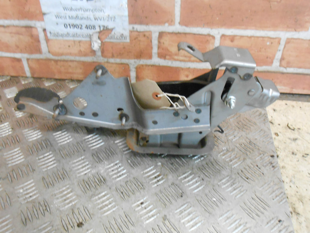 RENAULT CLIO MK3 2008 BRAKE PEDAL & MOUNTING FRAME ASSEMBLY BARE