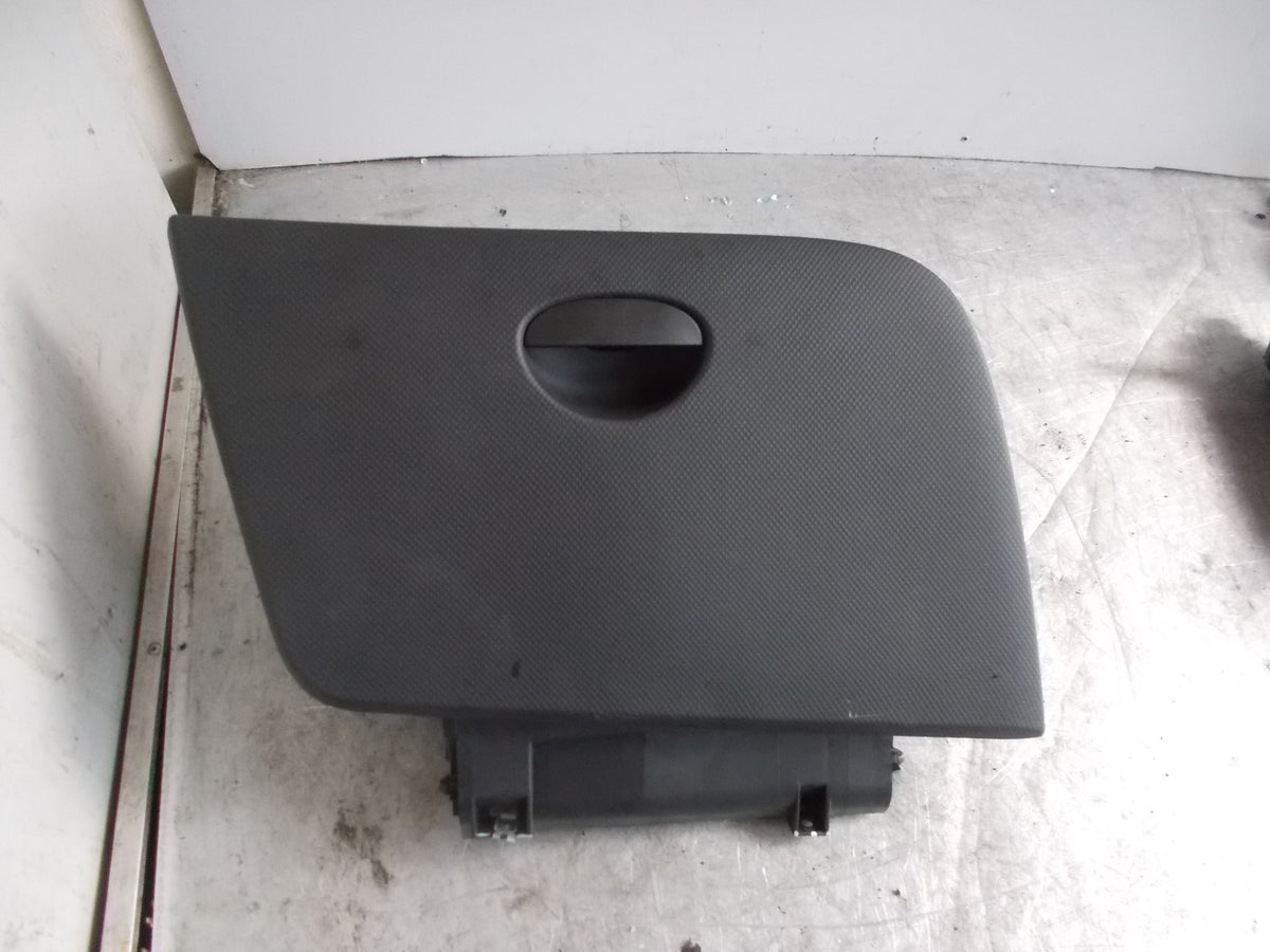 SEAT LEON MK2 GLOVE COMPARTMENT BOX 1P2857103
